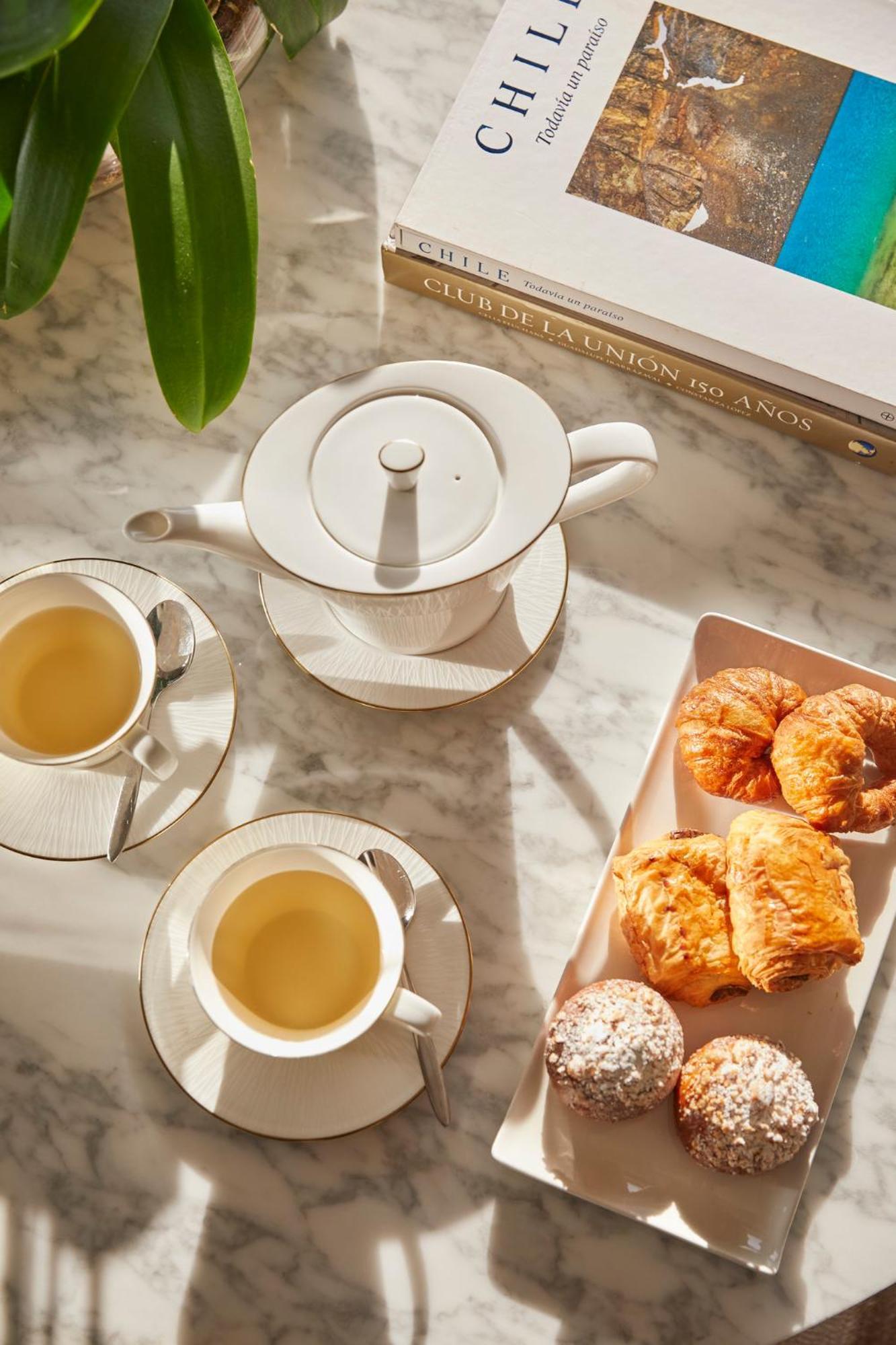 فندق Mandarin Oriental, سانتياغو المظهر الخارجي الصورة Afternoon tea at the Ritz